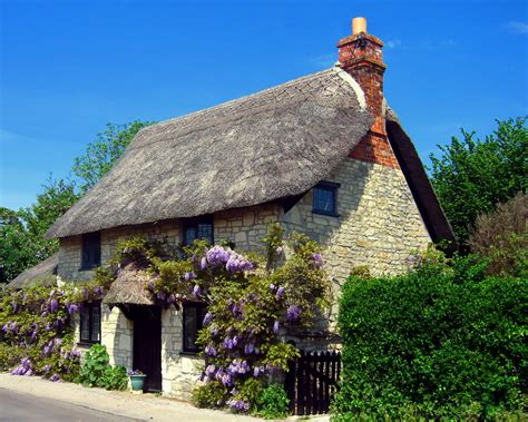 Country cottage - Hoseasons offers a fantastic selection of holiday cottages all across the UK; from cosy cottages in the country, to fabulous family homes on the coast.